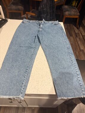 Light Wash Wide Leg Jeans - Women
